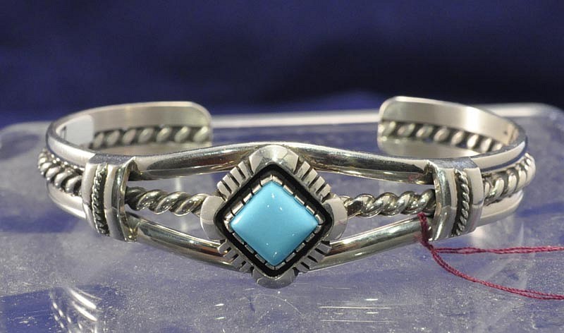 08 Jewelry New Tom Dewitt Bracelet With Stampings And Deep Blue 08 Jewelry New Contemporary Navajo Indian Bracelet Traditional One Turquoise Setting Square Cut 2011