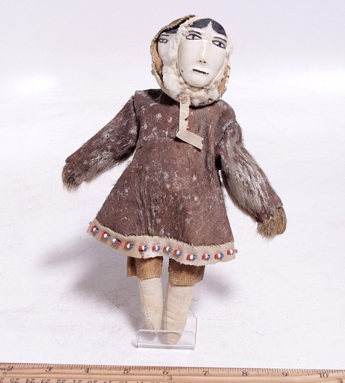 10 - Pacific Northwest, Eskimo Mother & Child Doll 8 1/4" c.1950s